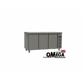 Kühltisch ohne Aggregat mit 3 Türen Abmessungen: 1820x700x865 mm Serie 70 